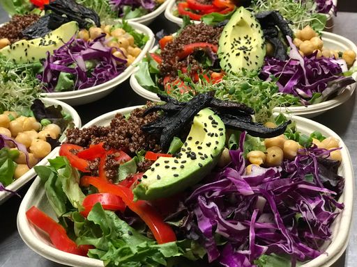 Organic salad bowl with quinoa, chickpeas, and avocado.